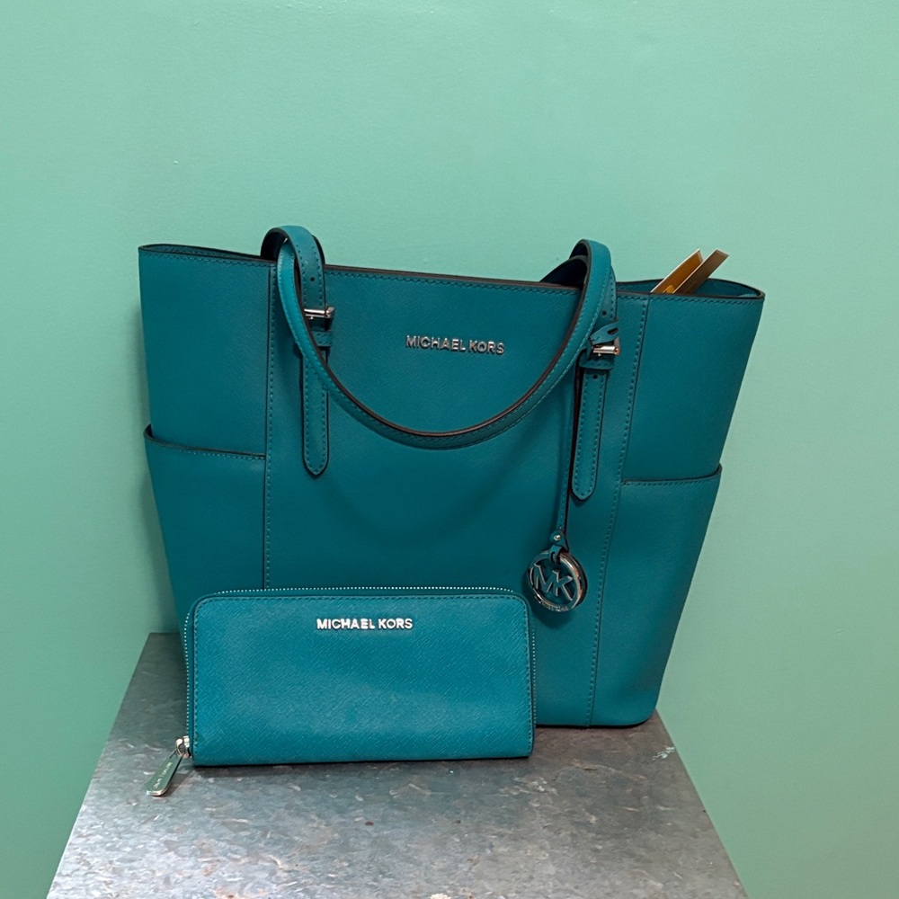 Michael Kors Tile blue Tote and Wallet Set